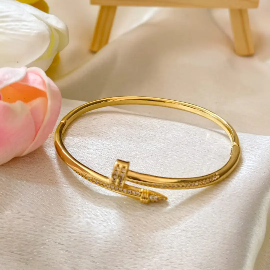 Minimal Nail Crystal Gold Bangle