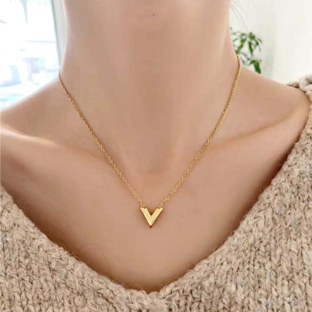 Alphabet V Gold Minimal Chain