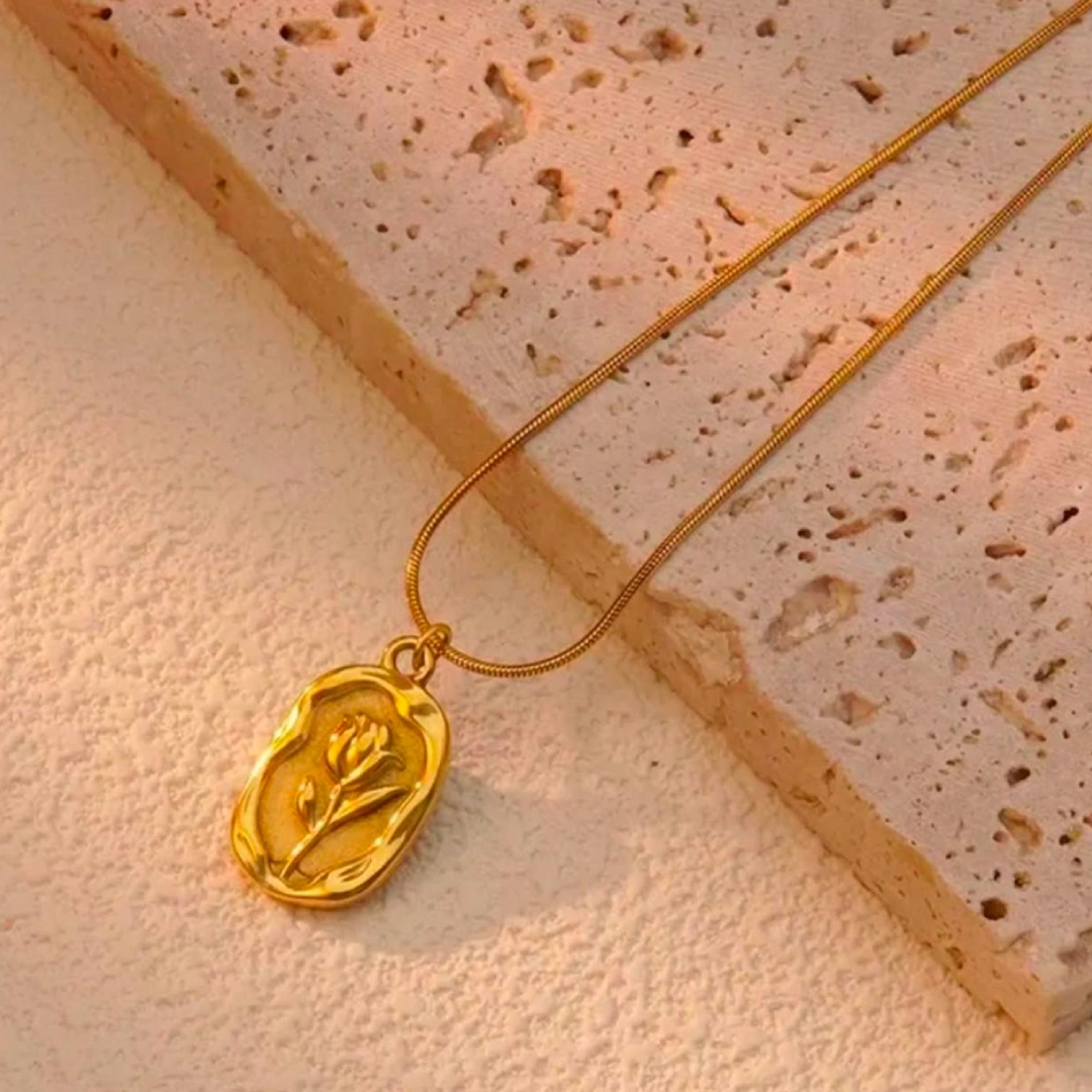 Floral Engraved Gold Pendant Chain